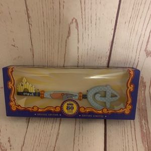 NIB SPECIAL EDITION Dumbo Key